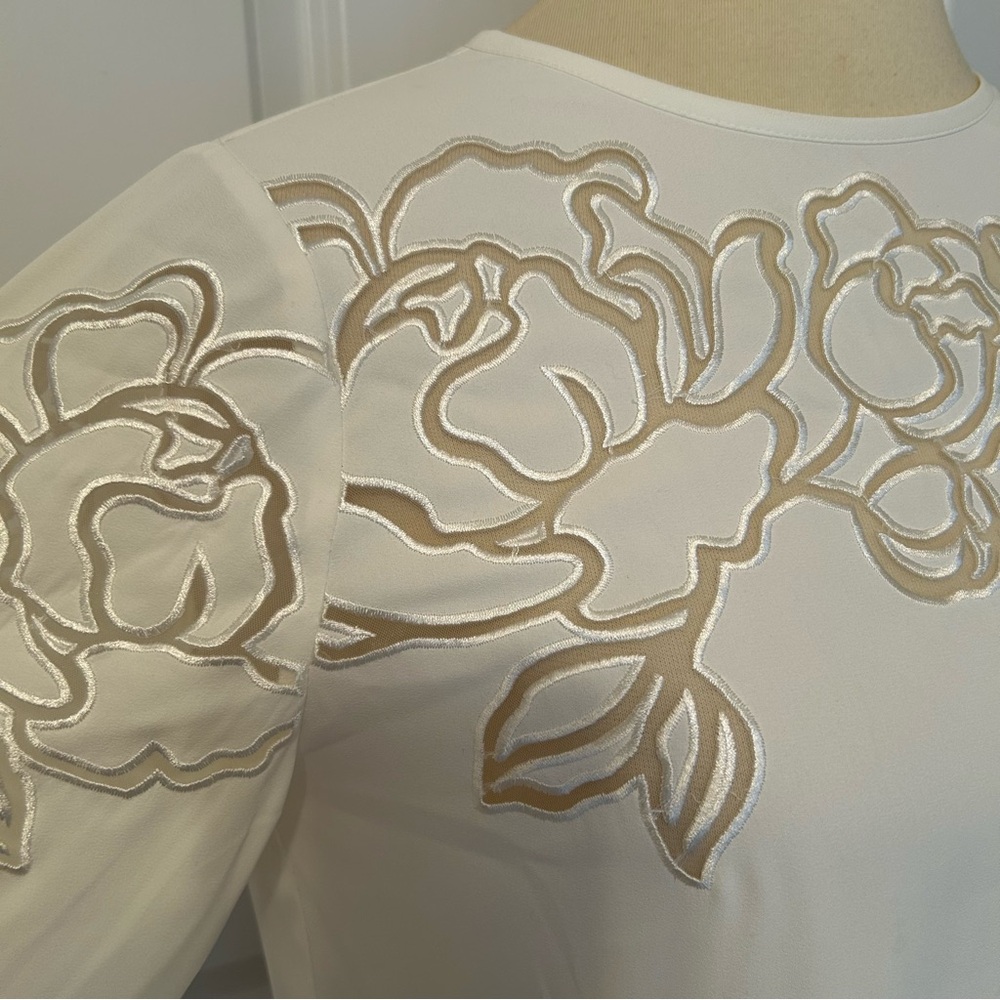 White House Black Market Off White Floral Open Embroidered Blouse NWOT - Picture 2 of 4